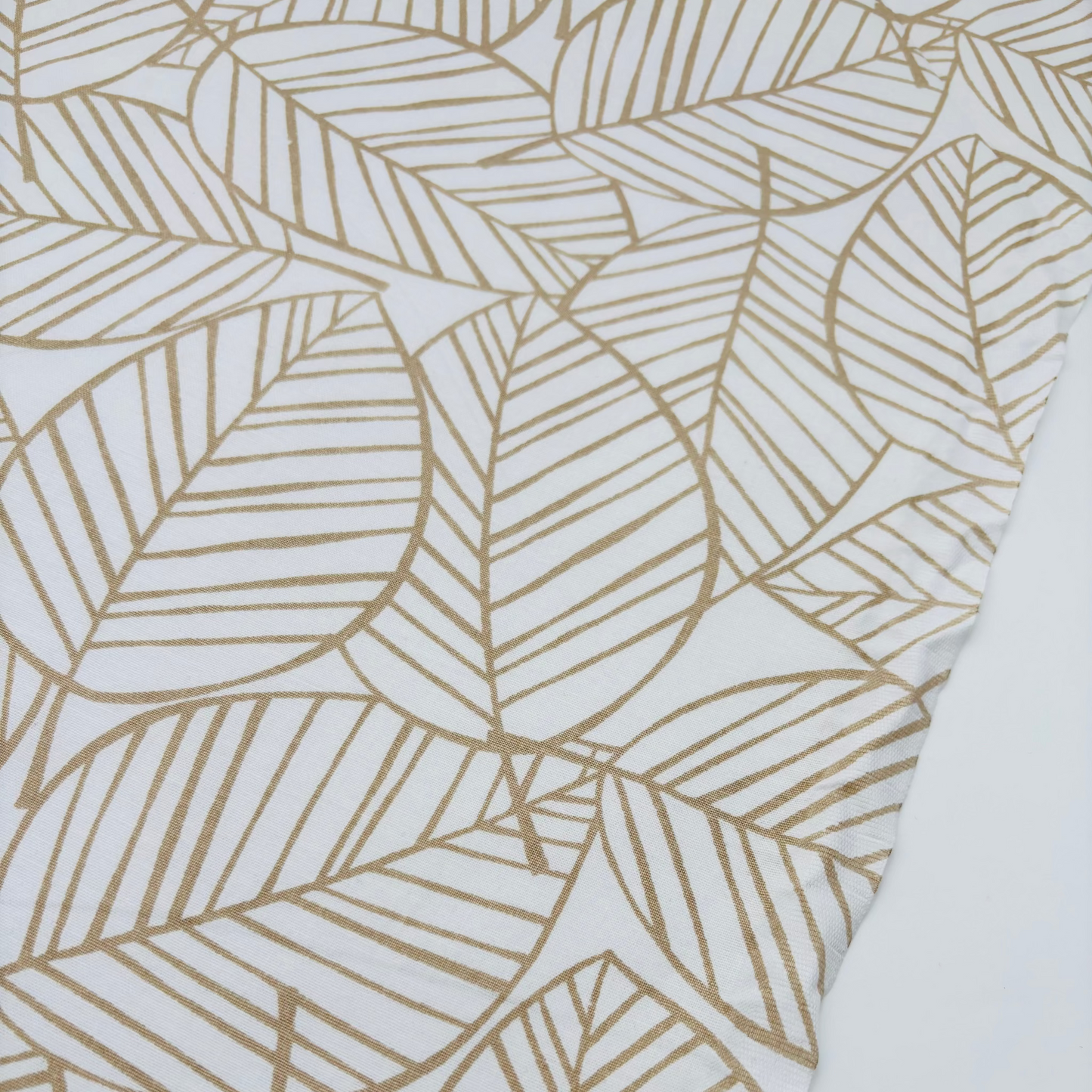 Baumwollstoff mit Blätterprint – Weiß & Beige (Meterware)