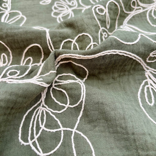 Baumwoll-Musselin mit Stickerei – Essiggurke (Meterware)