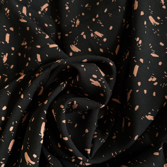 Rayonstoff – Schwarz mit Dunklem Korallen-Print (Meterware)