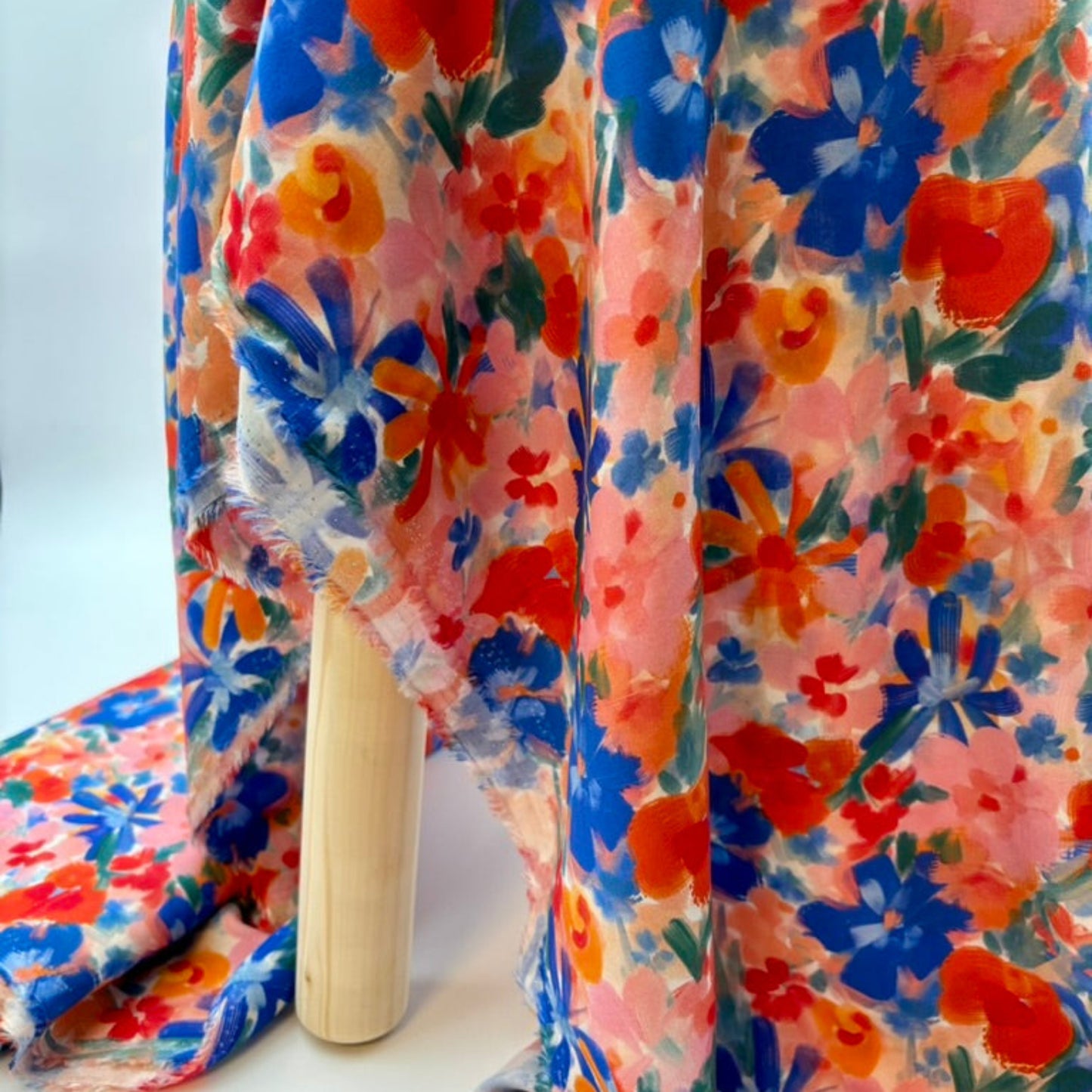 Viskosestoff mit Abstraktem Blumenmuster, Rosa (Meterware)