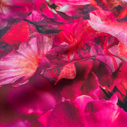 ECOVERO™ Viskose-Twill mit Blumenmuster – Magenta (Meterware)