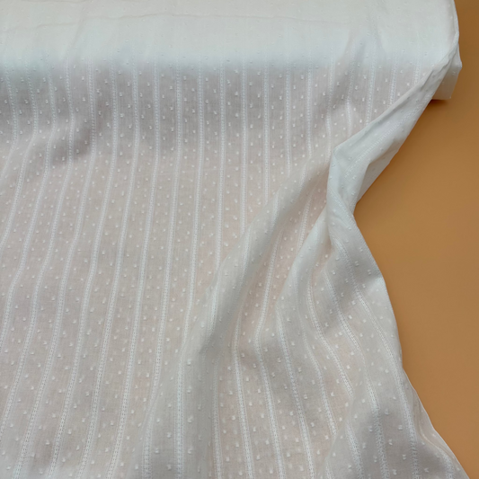Baumwoll-Jacquard Voile Stoff mit Feinem Streifenmuster – Wollweiß (Meterware)
