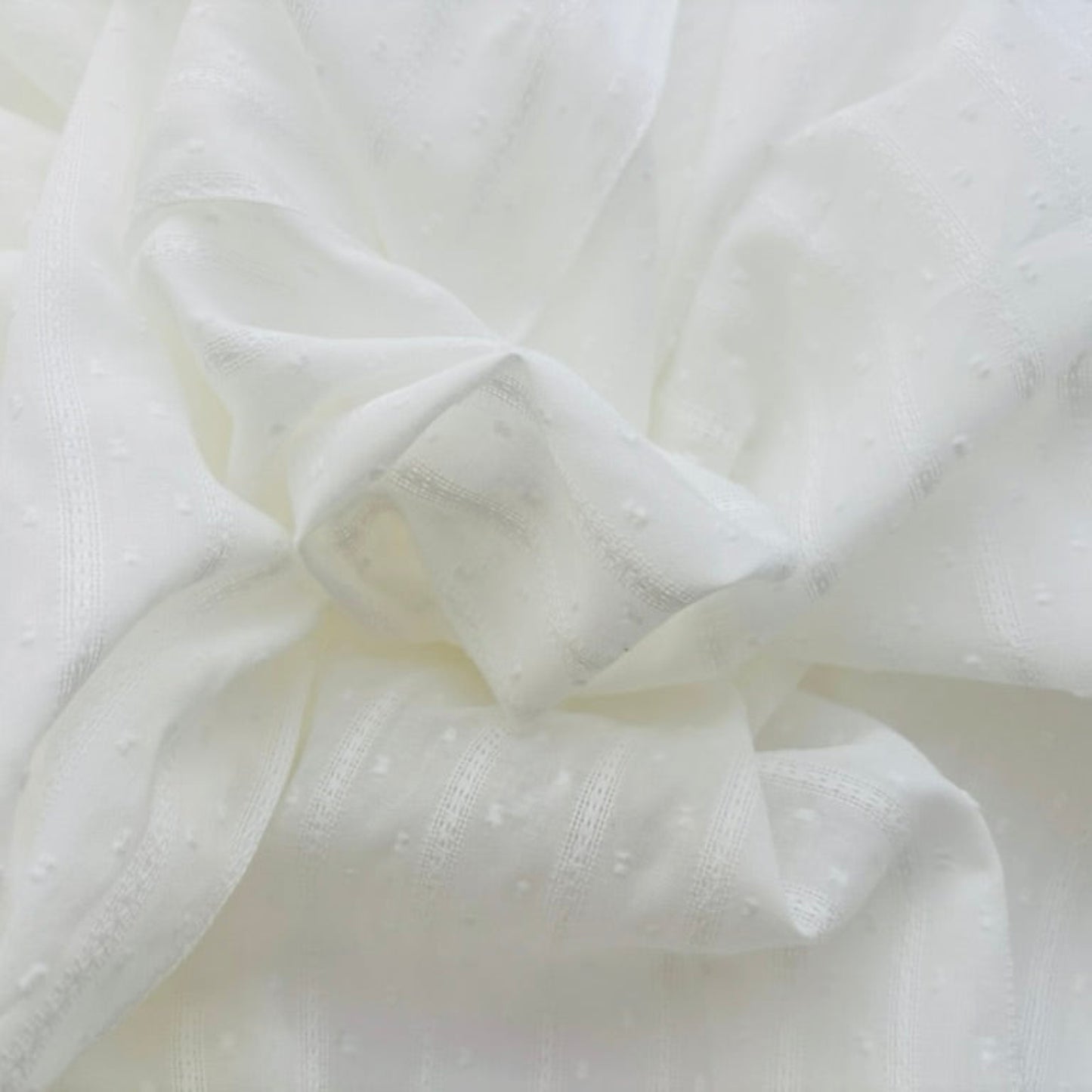 Baumwoll-Jacquard Voile Stoff mit Feinem Streifenmuster – Wollweiß (Meterware)