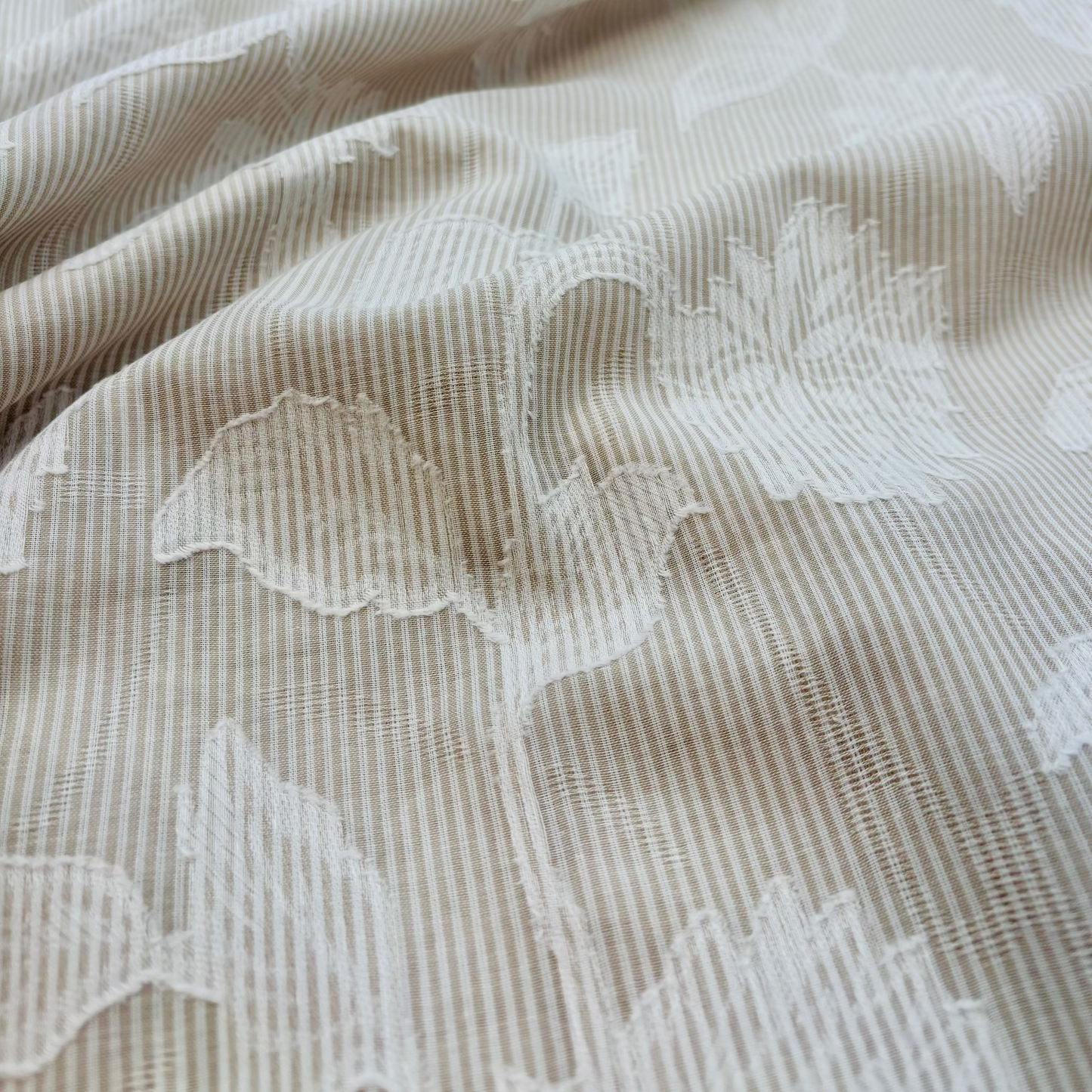 Baumwollstoff Garngefärbt Streifen Jacquard Blumen - Sand, Oeko-Tex Zertifiziert (Meterware)