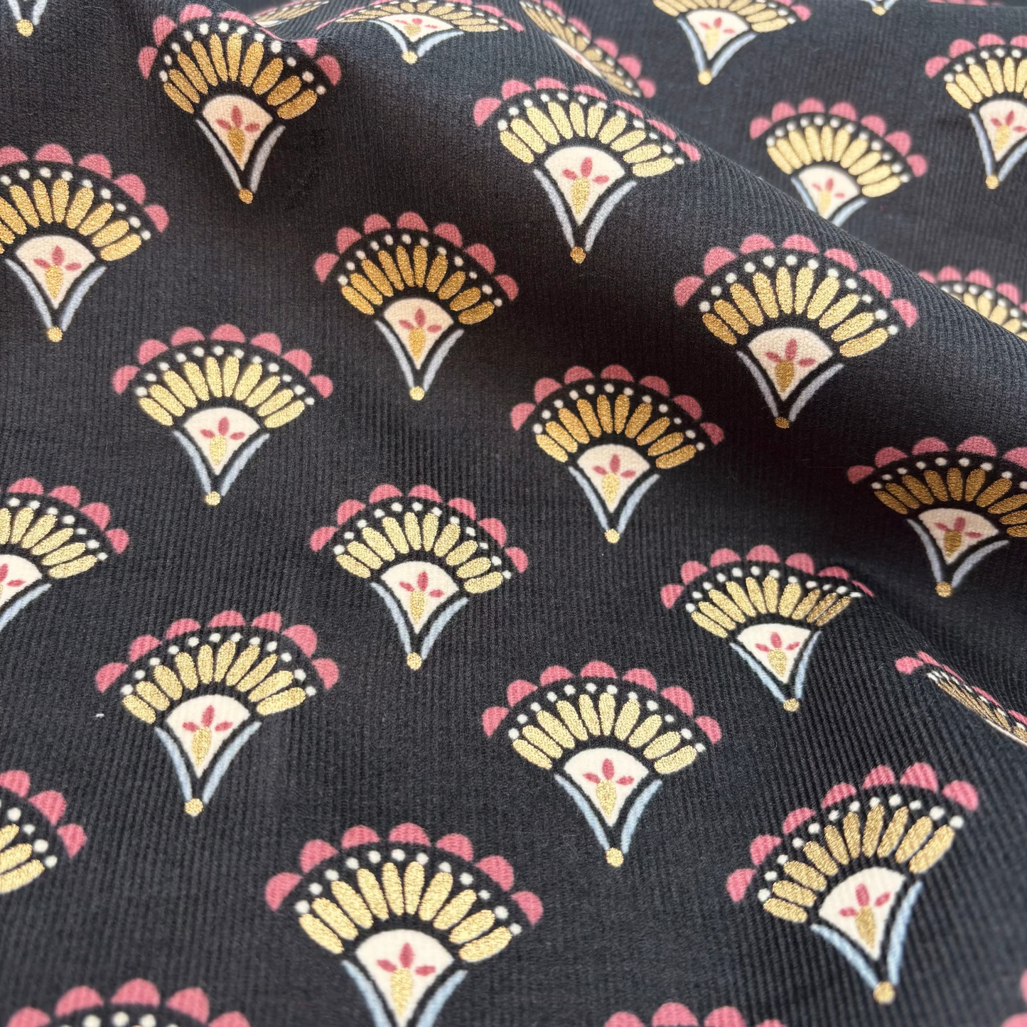 Baumwoll-Feincord mit Boho-Glitzermuster – Schwarz, Oeko-Tex Zertifiziert (Meterware)