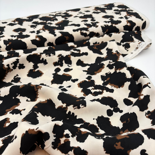 Viskose-Popeline Stoff mit Leopardenmuster – Ecru (Meterware)