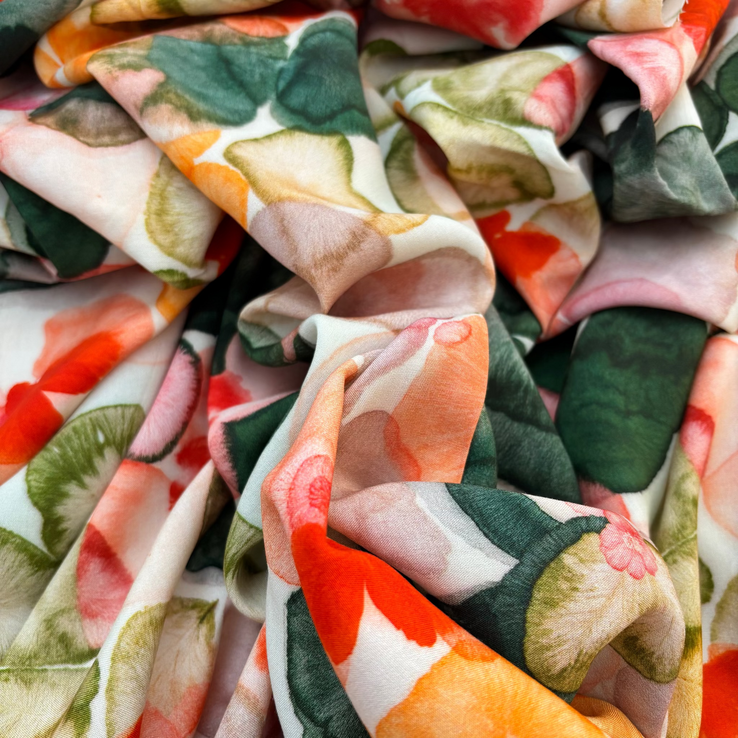 Viskosestoff mit Abstraktem Print – Elfenbein, Leuchtende Farben (Meterware)