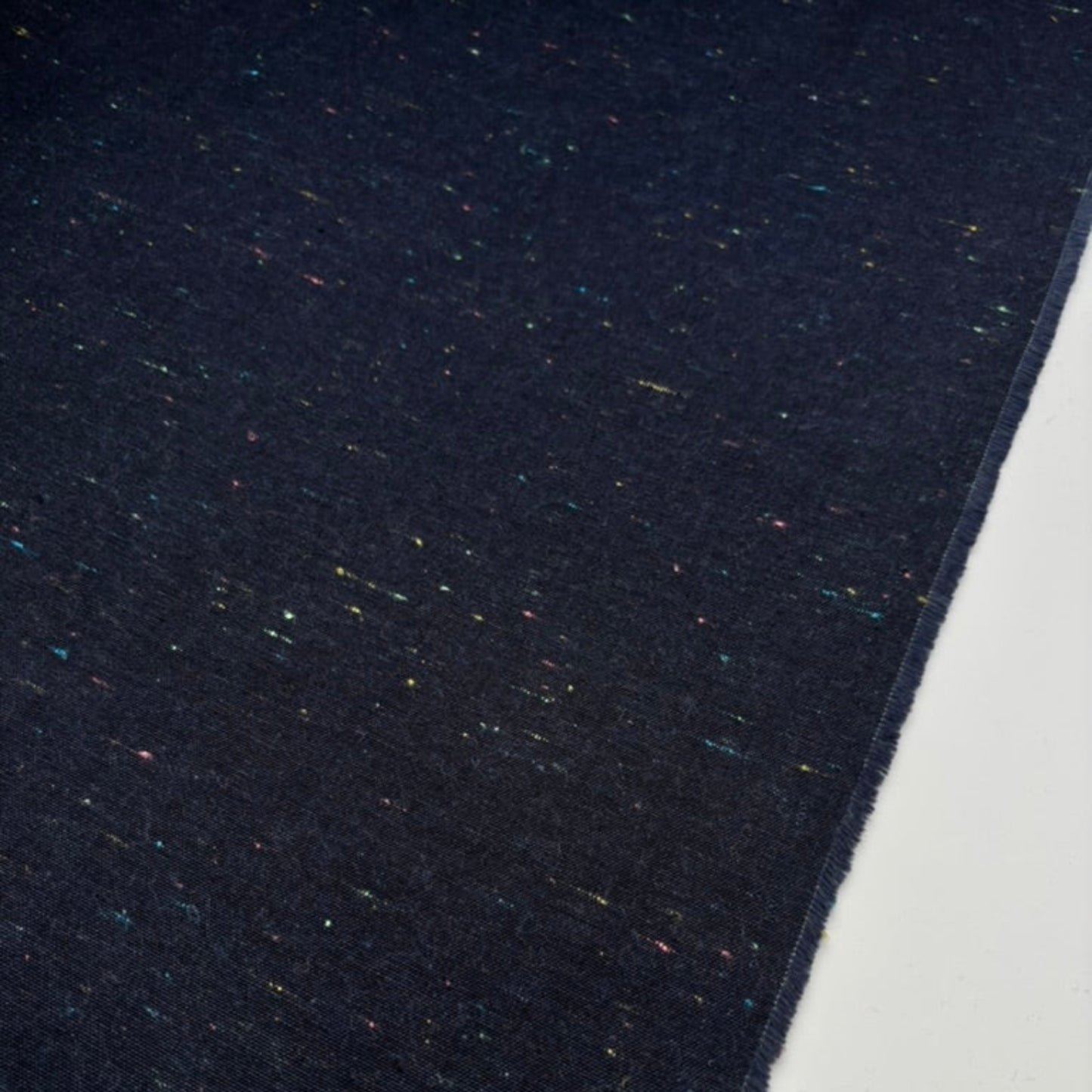 mind the MAKER Spector Chambray Baumwollstoff – Marineblau mit Bunten Sprenkeln, Oeko-Tex Zertifiziert (Meterware)