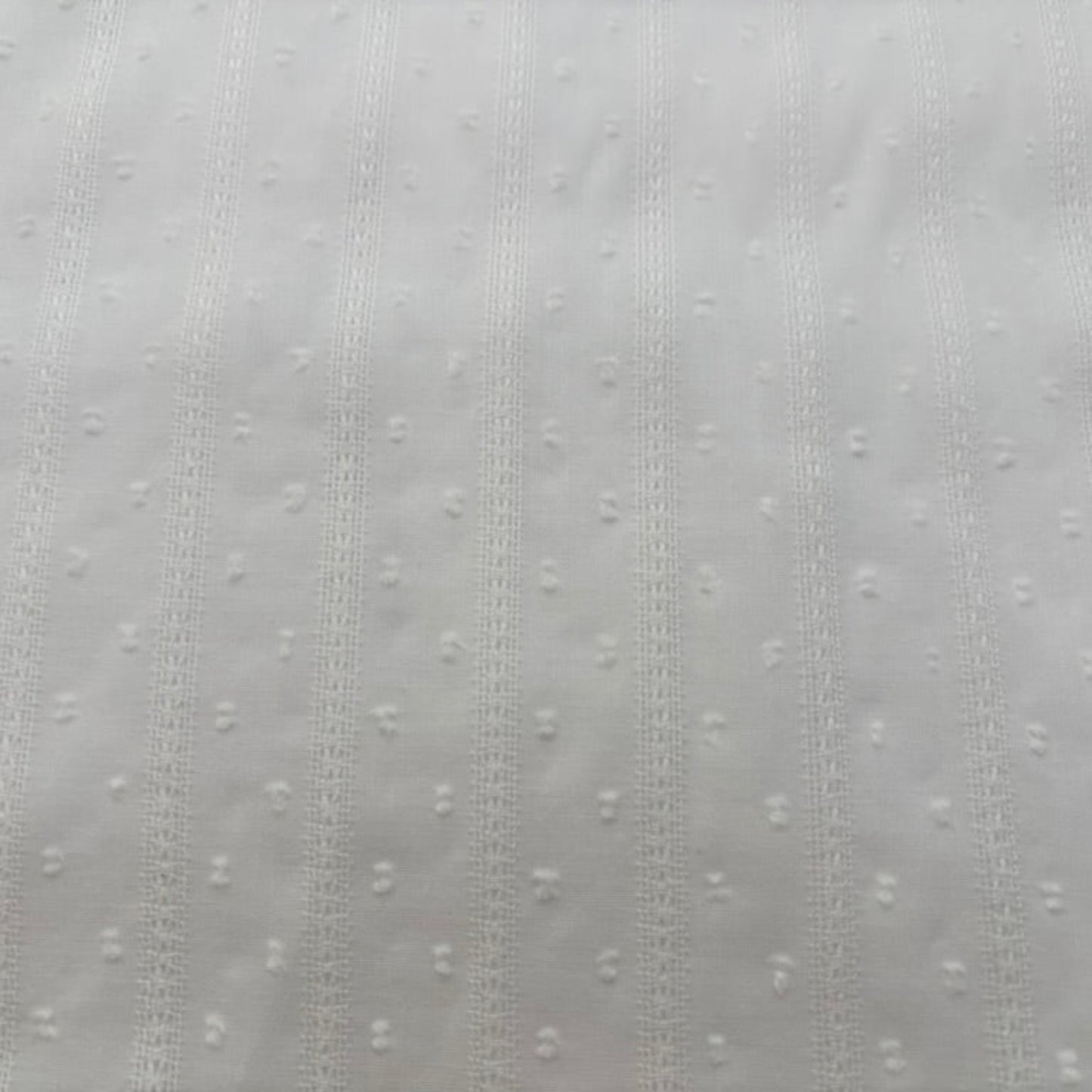 Baumwoll-Jacquard Voile Stoff mit Feinem Streifenmuster – Wollweiß (Meterware)