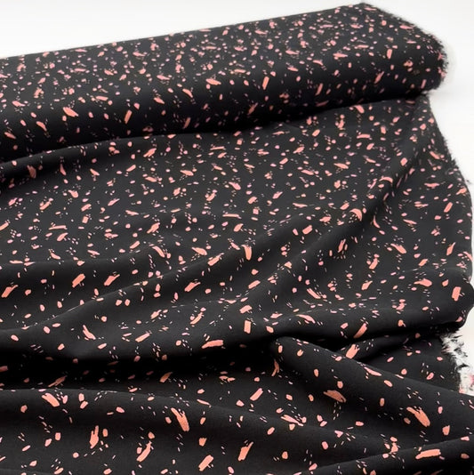 Rayonstoff – Schwarz mit Dunklem Korallen-Print (Meterware)