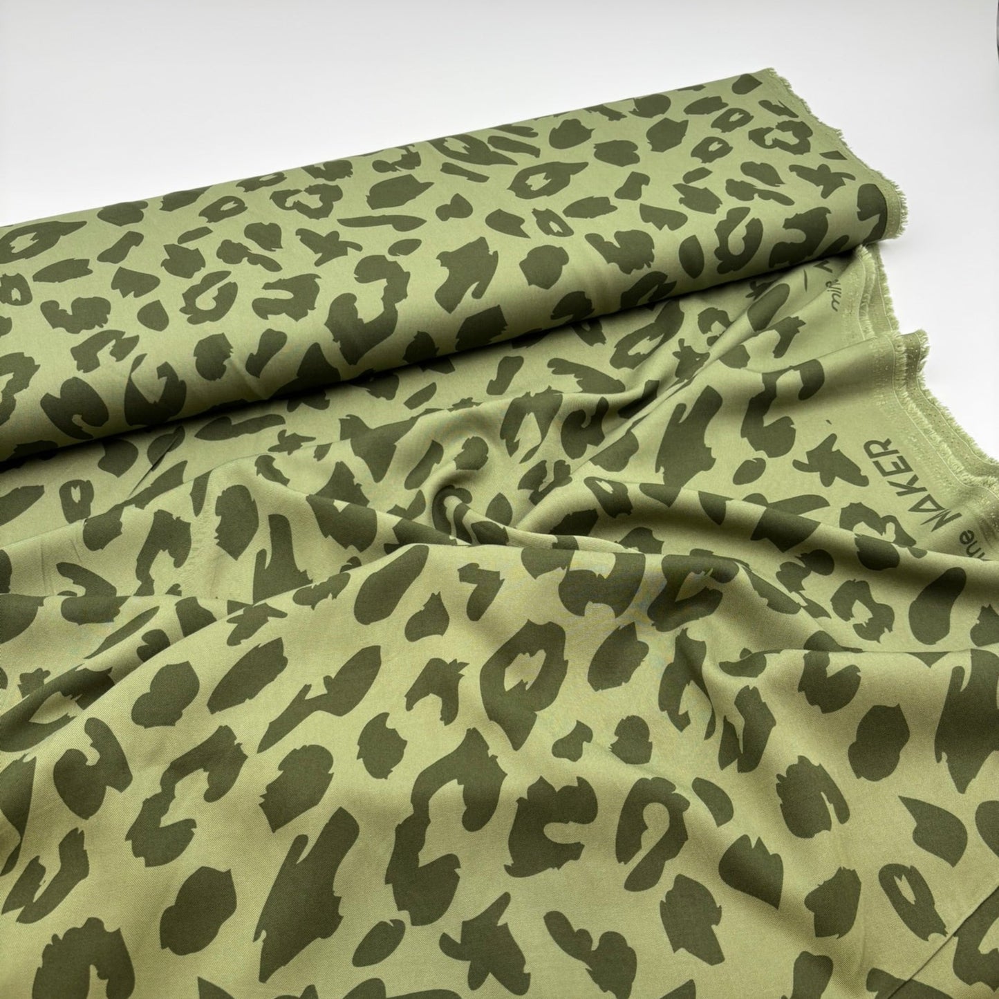 mind the MAKER Leo Viskose Twill Stoff – 100% LENZING™ ECOVERO™ Viskose, Olivgrün (Meterware)