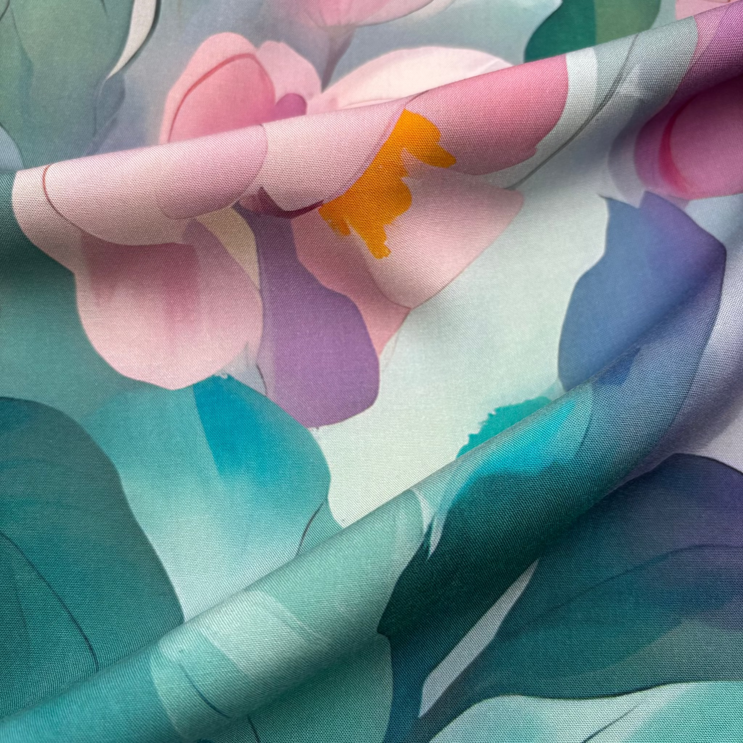 Viskosestoff mit floralem Aquarellmuster - Grün & Rosa (Meterware)