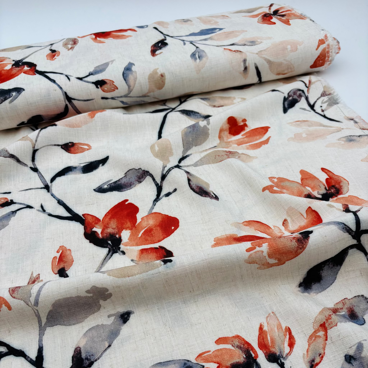 Viskose-Leinen Stoff mit Floralem Blattmuster – Beige mit Herbstfarben (Meterware)