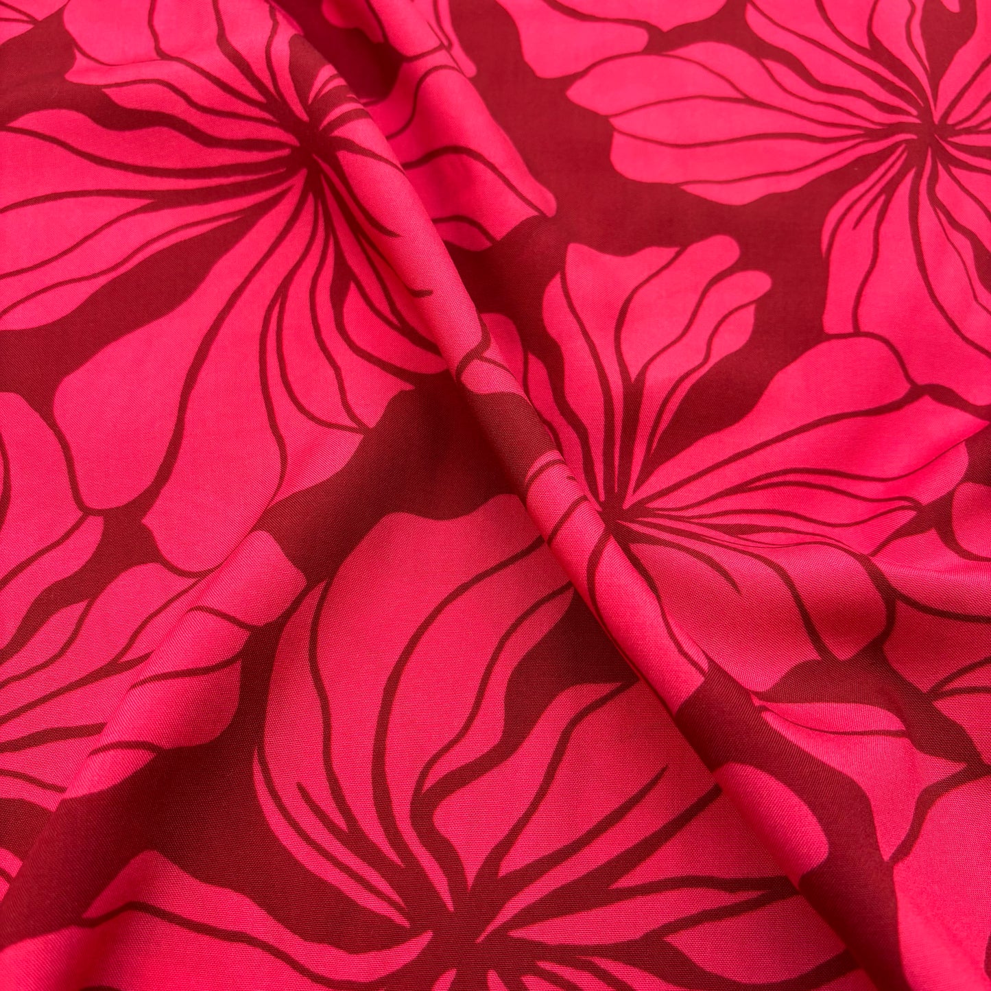 Viskosestoff mit abstraktem Blumenmuster - Rot, (Meterware)