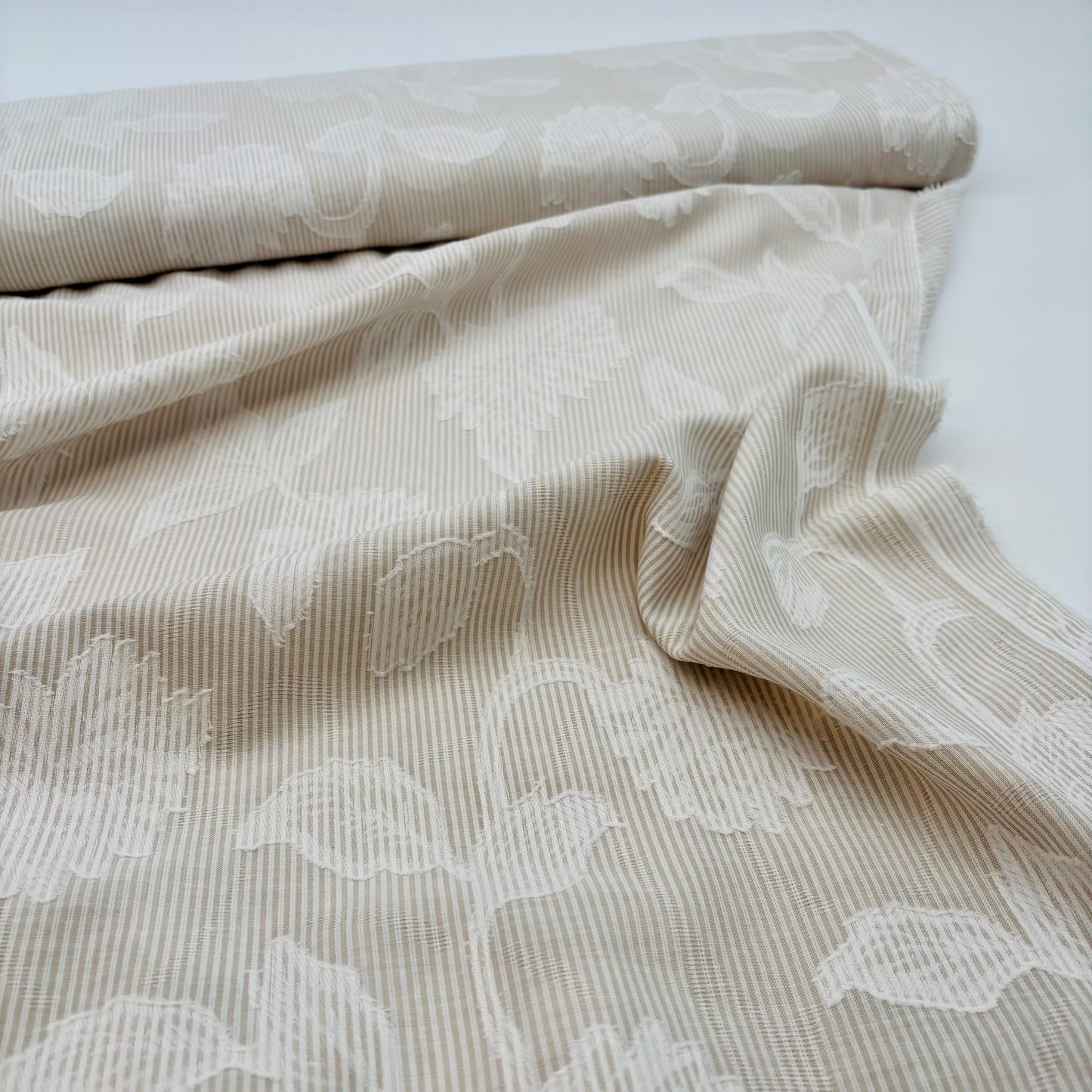 Baumwollstoff Garngefärbt Streifen Jacquard Blumen - Sand, Oeko-Tex Zertifiziert (Meterware)