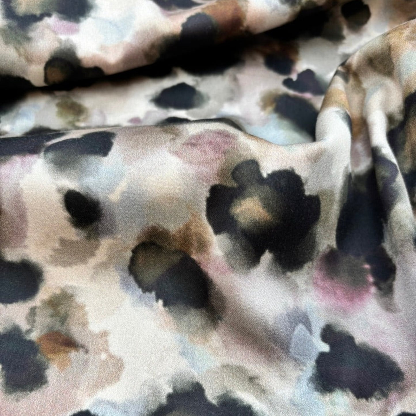 Baumwollsatin-Stoff mit abstraktem Animal-Print - Beige, Oeko-Tex Zertifiziert (Meterware)