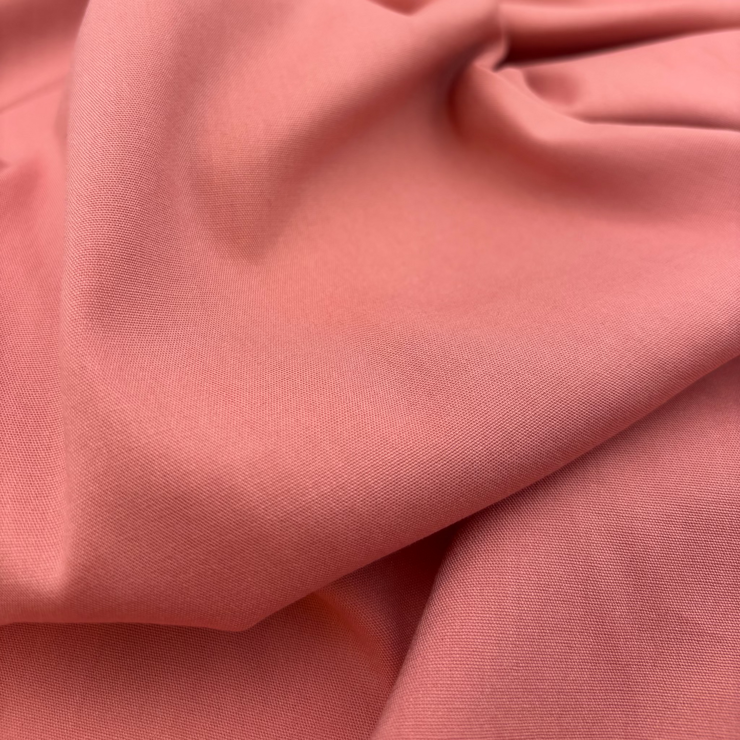 Deadstock Viskose-Webware mit 4 % Elasthan, Rosa (Meterware aus Italien)