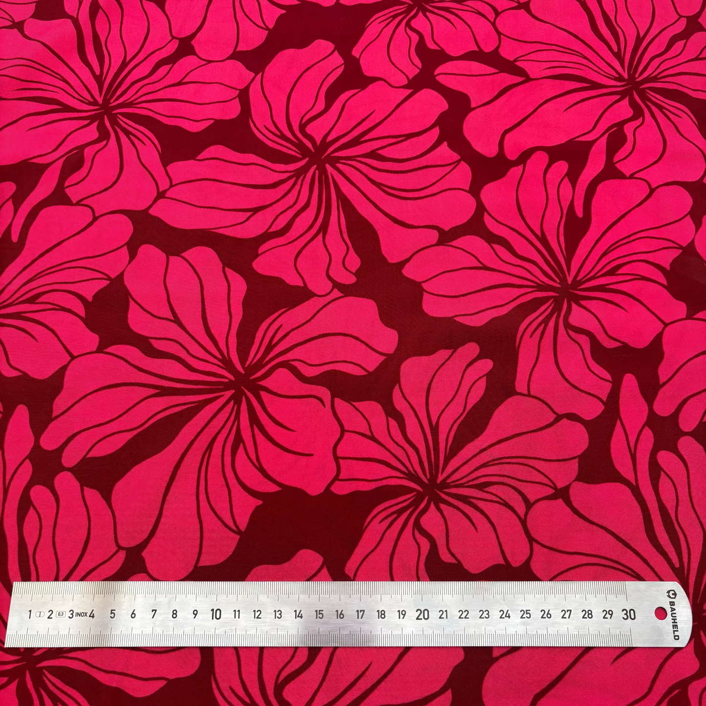 Viskosestoff mit abstraktem Blumenmuster - Rot, (Meterware)