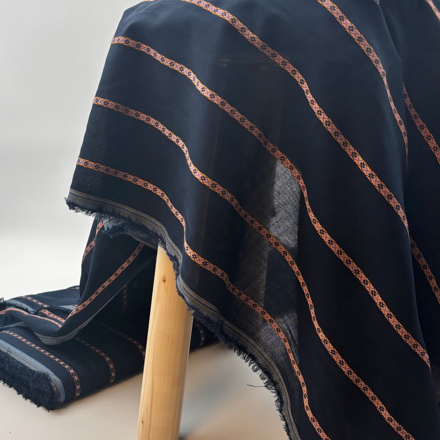 Baumwollvoile mit Jacquard-Dobbystreifen - marineblau & rosa, OEKO-TEX® zertifiziert (Meterware)