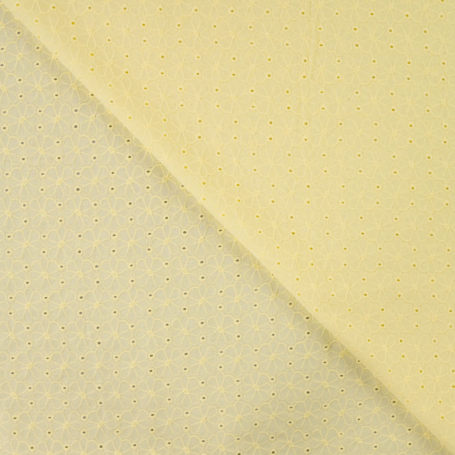 Baumwollstoff mit Floraler Lochstickerei – Zartgelb Broderie Anglaise mit Bogenkante (Meterware)